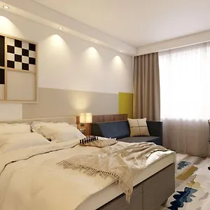 holiday-inn-express-warsaw-airport.warsawhotelspoland.com/